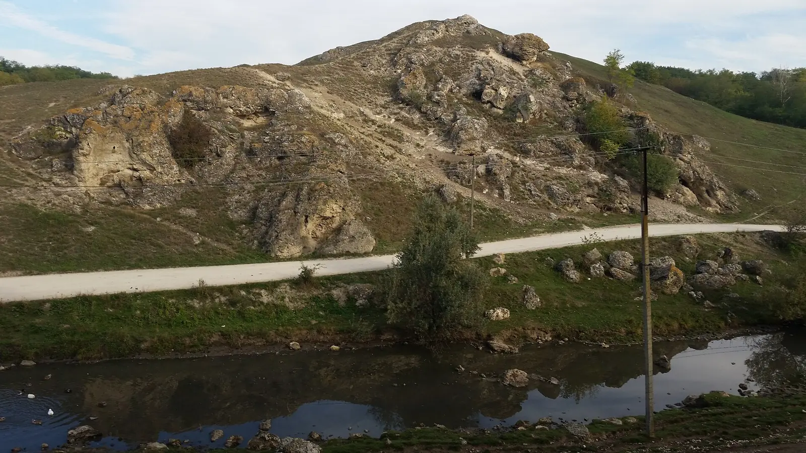 Peretele de recif fosil de la Butești, deasupra râului Camenca
